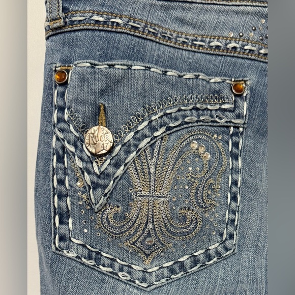 Wrangler Rock 47 Low Rise Bootcut Jeans Embellished Cowgirl Western Size 9/10 - Picture 3 of 14